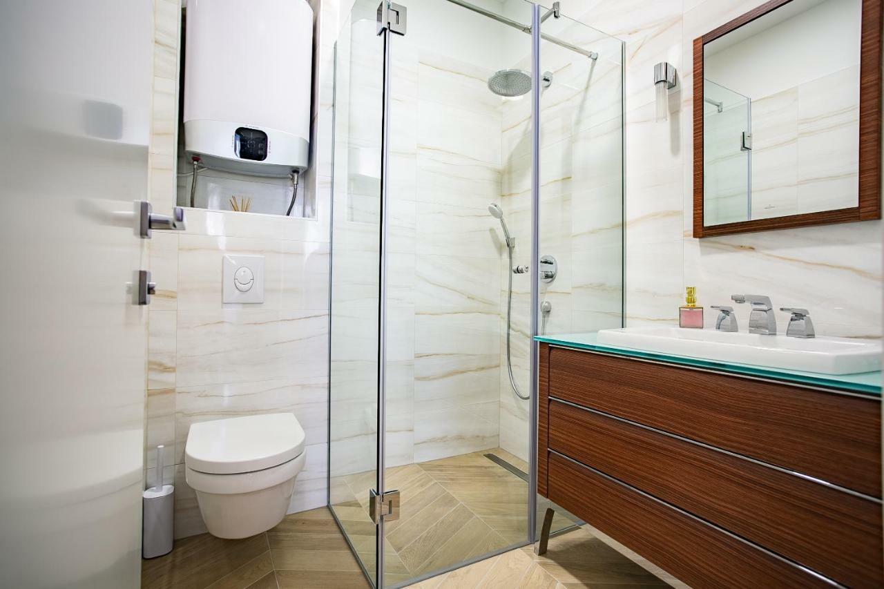 Best4Stay Luxury Rooms สปลิท ภายนอก รูปภาพ