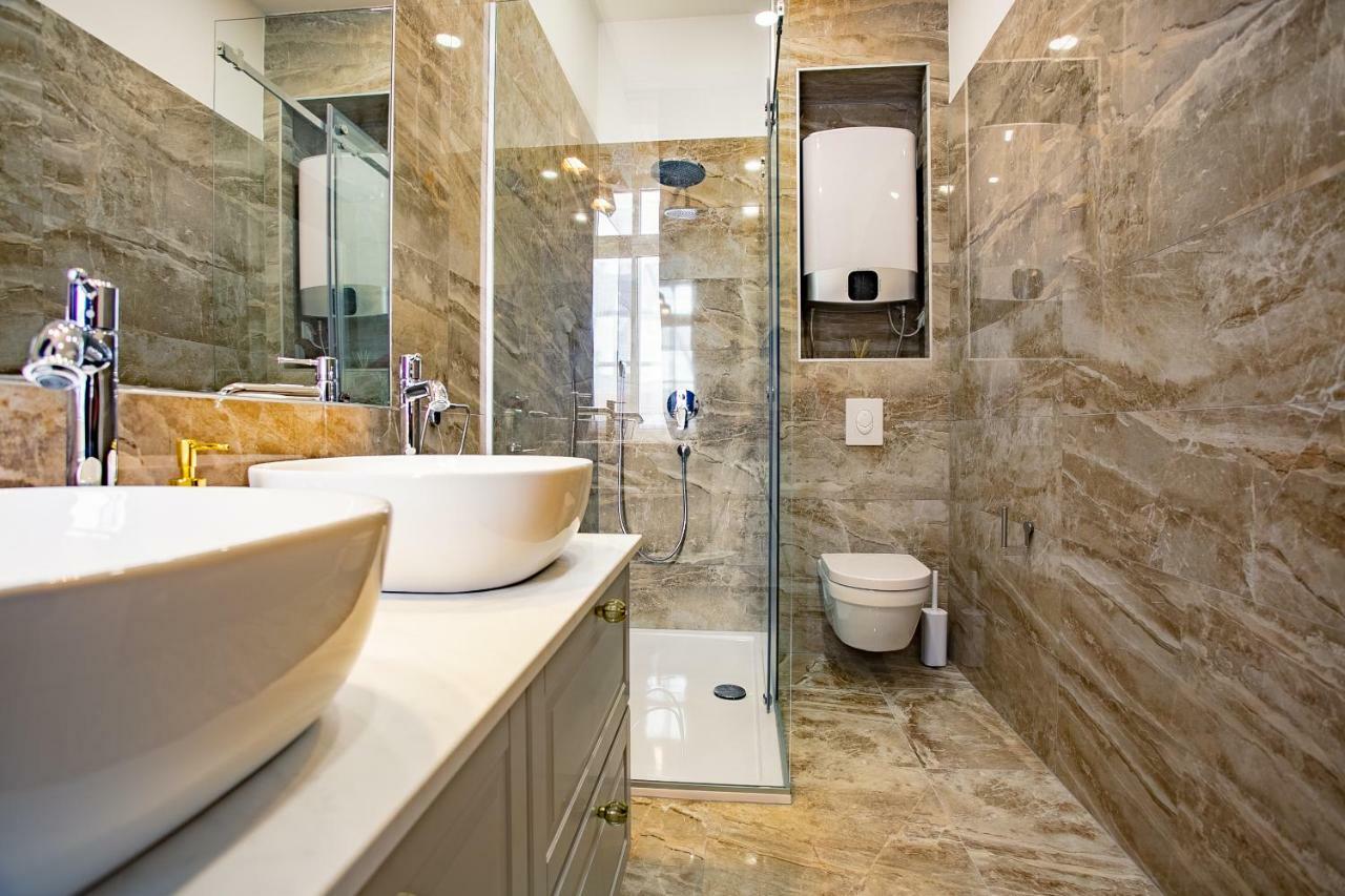 Best4Stay Luxury Rooms สปลิท ภายนอก รูปภาพ